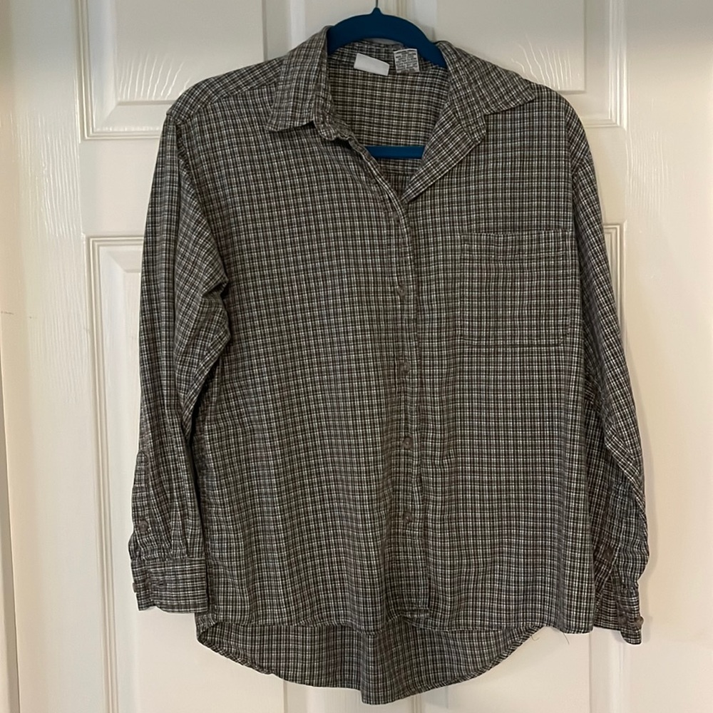 Xhilaration green plaid flannel button down shirt. Size small.